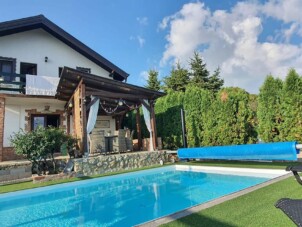 Family friendly house with a swimming pool Novi Marof