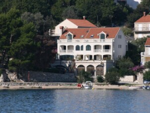 Lägenheter och rum vid havet Slano