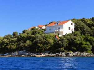 Lägenheter vid havet Tri Žala