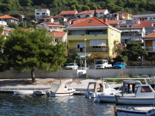 Lägenhet med tre sovrum nära stranden Trogir (A-9667-a)