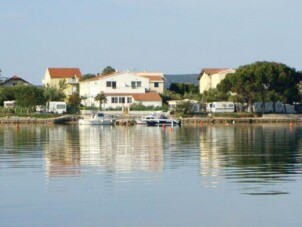 Studio lägenhet nära stranden Sukošan