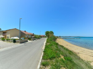 Lägenhet med två sovrum nära stranden Nin