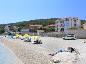 Lägenhet med ett sovrum nära stranden Slatine