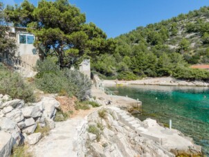 Lägenhet med två sovrum nära stranden Cove Zaglav