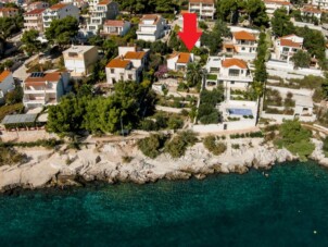 Hus med tre sovrum nära stranden Rastići