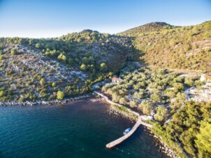 Hus med två sovrum med terrass och havsutsikt Cove Dragnjevica - Telašćica