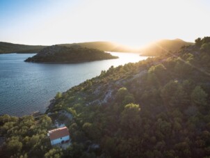 Avskild fiskarstuga Cove Dragnjevica - Telašćica