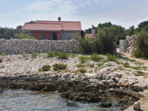 Hus med två sovrum nära stranden Cove Matuškovica