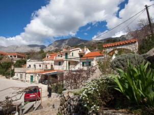 Hus med tre sovrum med terrass och havsutsikt Gornja Podgora