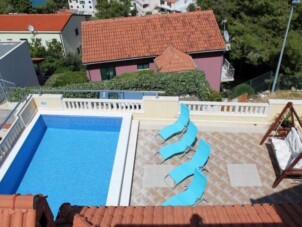 Family friendly house with a swimming pool Postira