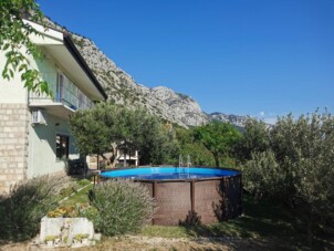 Holiday house with a swimming pool Gornji Tučepi - Podpeć