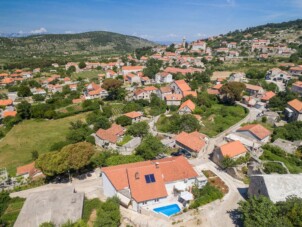 Hus med tre sovrum med terrass Nerežišća