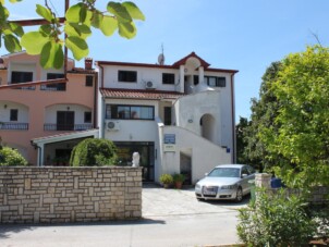 Studio lägenhet med balkong Rovinj (AS-7656-a)