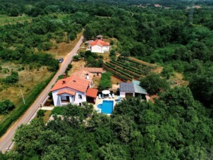 Family friendly house with a swimming pool Marići