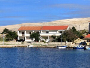 Lägenhet med tre sovrum nära stranden Kustići