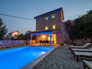 Luxury villa with a swimming pool Risika