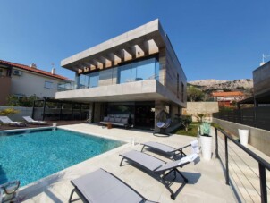 Luxury villa with a swimming pool Baška