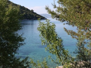 Bekväm och rymlig lägenhet nära stranden Prožurska Luka