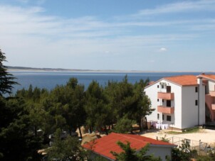 Lägenhet med två sovrum nära stranden Starigrad