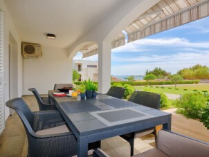 Lägenhet med ett sovrum nära stranden Vir - Kozjak